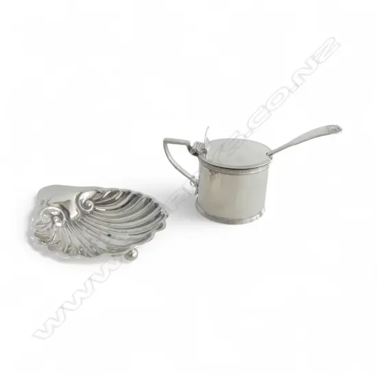 3 PCES STG SILVER; MUSTARD POT & SPOON, SCALLOP DISH, 141gms
