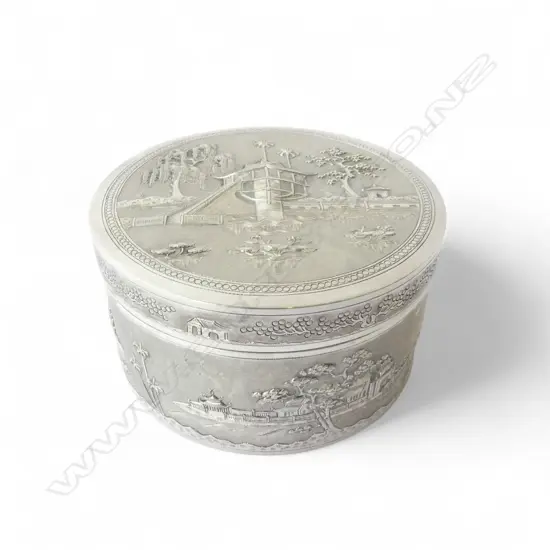 .900 SILVER BOX, STAMPED 'HANOI VIETNAM', Dia.95mm, LID MIRRORED, 144gms excluding mirror