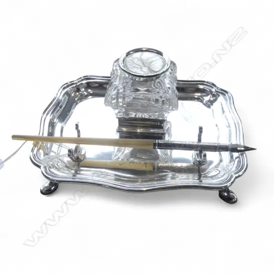  STG SILVER DESK SET, MARKS WORN, 200gms