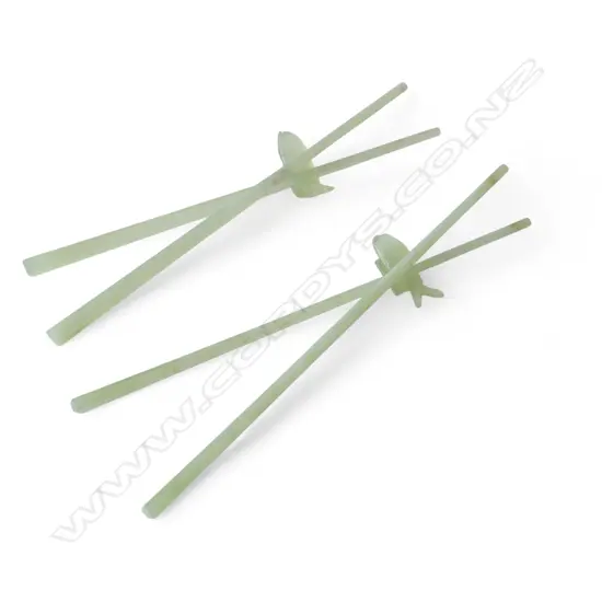 2 PRS CHINESE JADE CHOPSTICKS & PR JADE FISH SHAPED CHOPSTICK RESTS L220MM