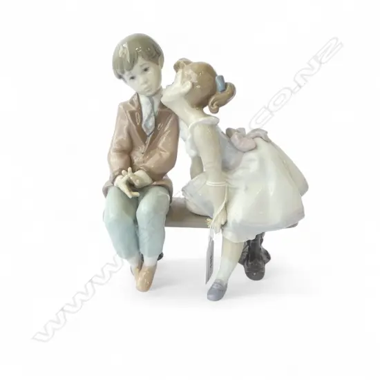 LADRO FIGURE GROUP 'TEN AND GROWING' H.200mm in box