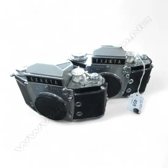 2 VINTAGE EXAKTA IHAGEE DRESDEN CAMERAS no lenses
