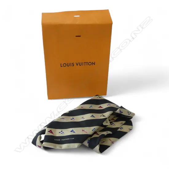 LOUIS VUITTON CUP SILK TIE + BAG
