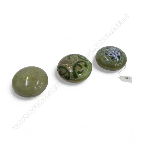 3 GLAZED PORCELAIN TRINKET BOXES by KEUM SUN LEE, green w Maori motif