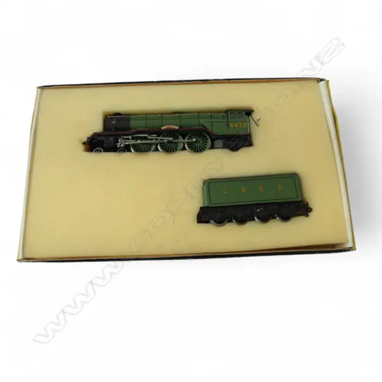 TRIX MINT & BOXED FLYING SCOTSMAN ENGINE & TENDER