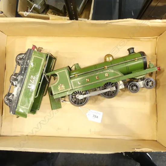 HORNBY CLOCKWORK O GAUGE 4/4 LNER ENGINE & TENDER