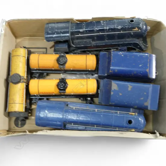 SAKAI MODEL TRAIN & ANOTHER AF 2 TENDERS & 3 PETROL CARRAGES