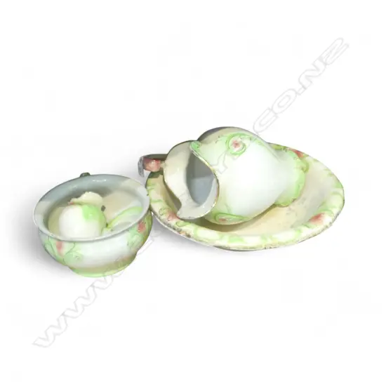 5 PCE EDWARDIAN CHAMBER SET; JUG & BASIN, POTTIE, SOAP DISH & BRUSH HOLDER all faults