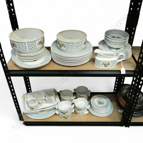 VILLEROY & BOCH 'BASKET' PART DINNER SET