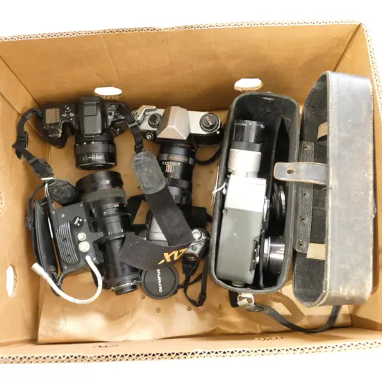 4 VINTAGE CAMERAS MINOLTA DYNAX 500SI & CASED 8MM CANON MOTOR ZOME L280MM