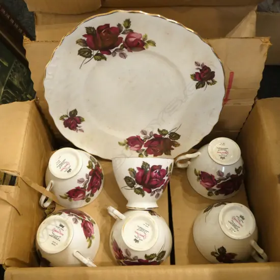 QUEEN ANNE TEASET RED ROSE PAT  (From the Estate of Tommy Doyle)