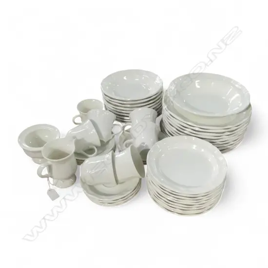 MIKASA 'FRENCH COUNTRYSIDE' PART DINNER SET