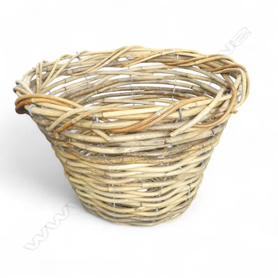 LARGE WILLOW BASKET 700mm dia
