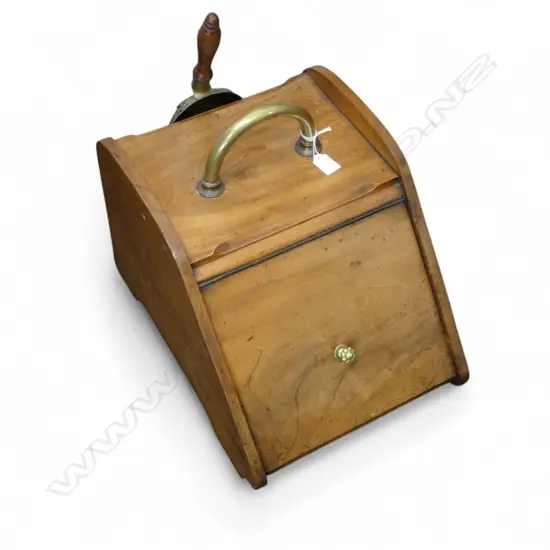 VINTAGE WOODEN COAL SCUTTLE