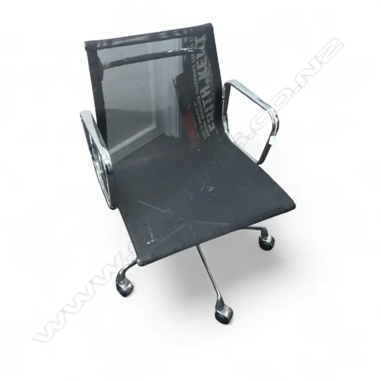 EAMES STYLE OFFICE CHAIR 