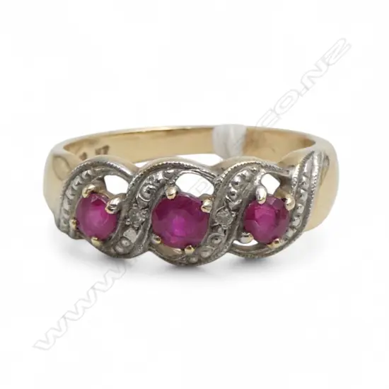 9CT GOLD RUBY AND DIAMOND RING 3.02gms SIZE O