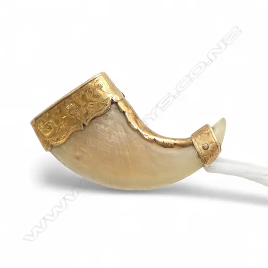 9CT GOLD SMALL CAPPED BIG CAT CLAW BROOCH 3.36gms