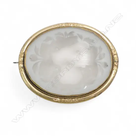 VICTORIAN UNMARKED PINCHBECK CAMEO carved MILK GLASS FLORAL PATTERN BROOCH