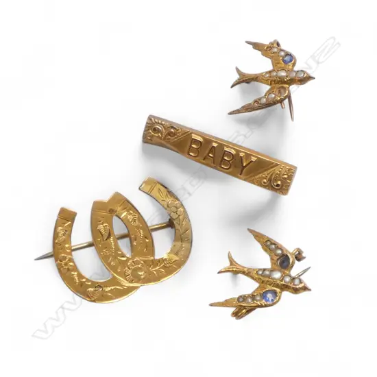 4 9CT BROOCHES 5.4gms small fault