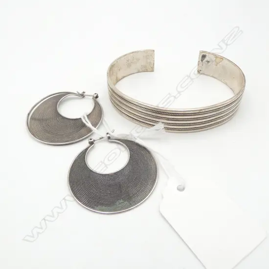 S/SILVER BRACLET & EARINGS 41GMS