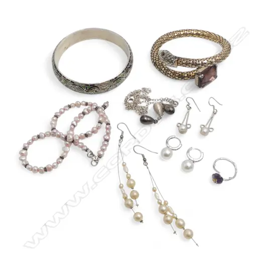 ASST. SILVER JEWELLERY; BEAD & PEARL NECKLACES, GEMSTONE FLOWER RING, 3 PRS PEARL EARRINGS & 2 BRACELETS