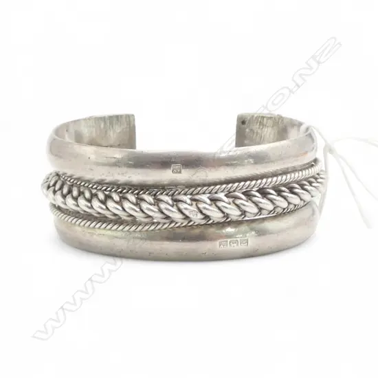 VINTAGE EGYPTIAN HEAVY SILVER CUFF BANGLE rope twist center 80gms