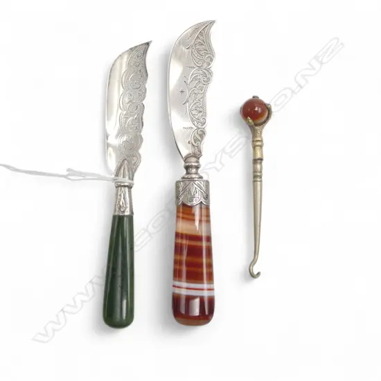 3 OLD AGATE & POUNAMU HANDLED UTENSILS: 2 silver butter knives 1 w banded agate handle the other pounamu + a plated hook