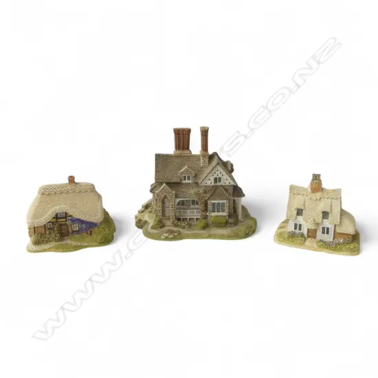 3 LILLIPUT HOUSES LARGEST 150MM