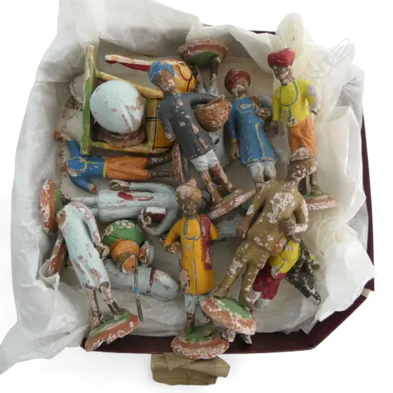 ASST. FOLK ART COLONIAL INDIAN CLAY FIGURES H.85mm faults