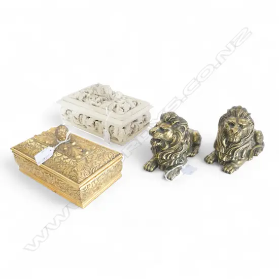 2 FRENCH COUNTRY STYLE WARE LIDDED BOXES & PR BRASS LOOK LIONS, 120 x 170mm