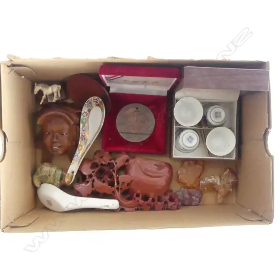 SMALL BOX CHINESE COLLECTABLES SOAPSTONE ETC L150MM