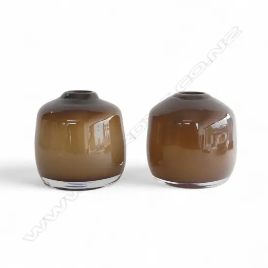 PR MIDCENTURY STUDIO GLASS VASES BROWN COLOURWAY H150MM