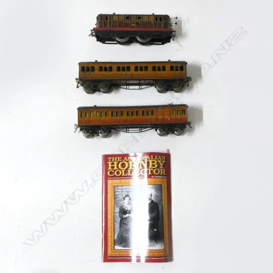 HORNBY CLOCKWORK METROPOLITAN ENGINE L.240mm & 2 CARRIAGES L.310mm