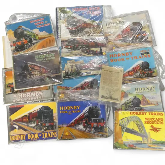 COLLECTION OF 1930S VINTAGE HORNBY BOOK OF TRAINS