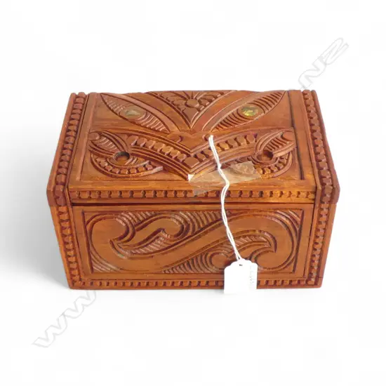 CARVED WOODEN BOX, MAORI DESIGN W.190mm