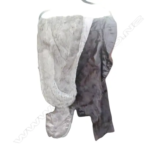 2 FUR STOLES 