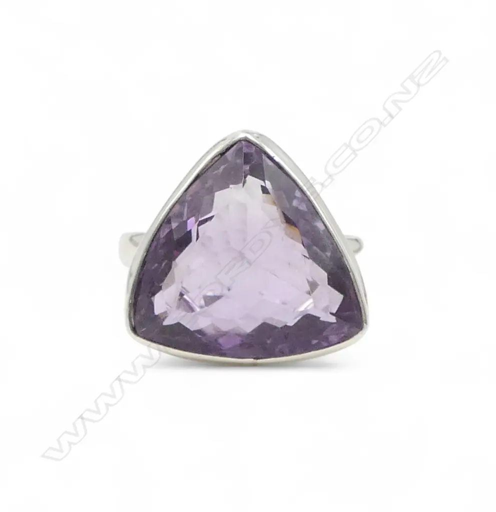 SILVER & AMETHYST RING  Image 1++