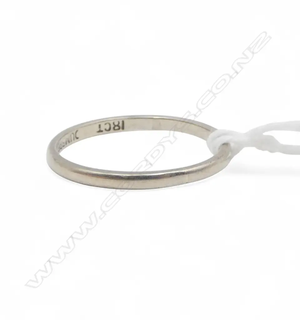 18CT WG WEDDER, 1.5gms Image 1++