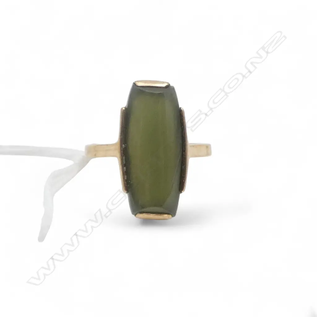9CT GOLD AND POUNAMU RING 3.2gms (valuation) Image 1++