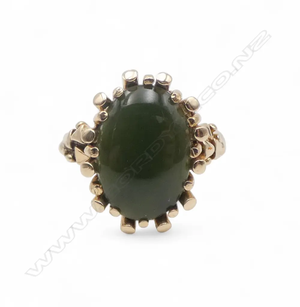 SIFFARI RETRO 9CT GOLD AND POUNAMU RING 5.39gms Image 1++