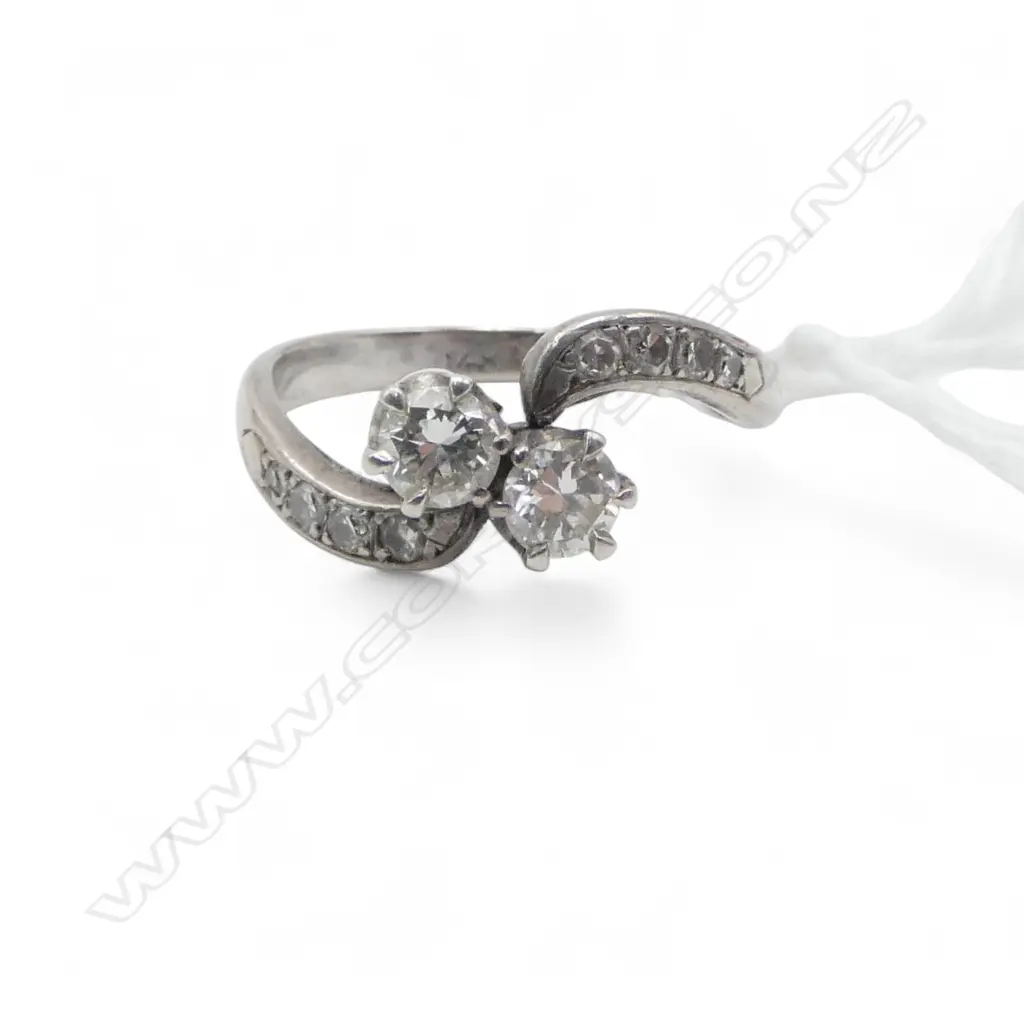 14CT WG 2 STONE DIAMOND TWIST RING, 2.78gms Image 1++