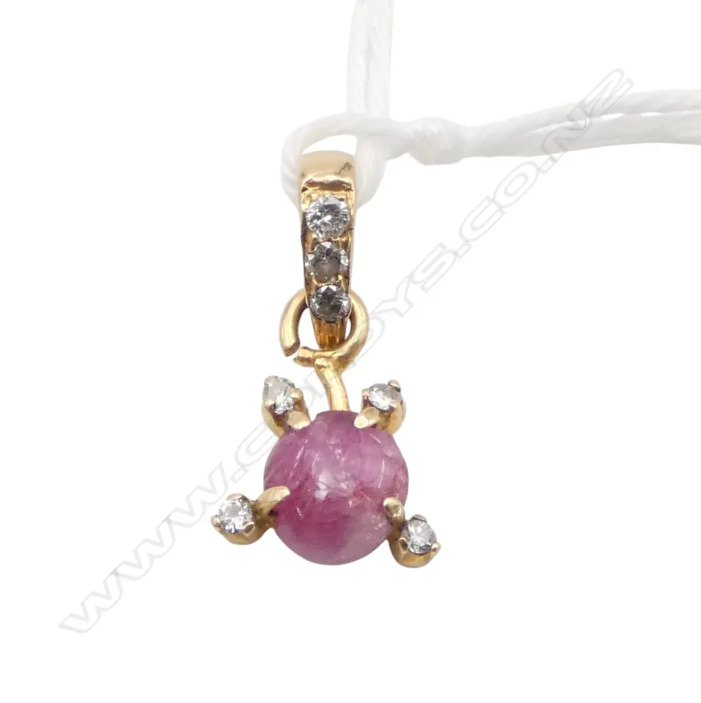 18ct DIAMOND & RUBY PENDANT ruby with faults Image 1++