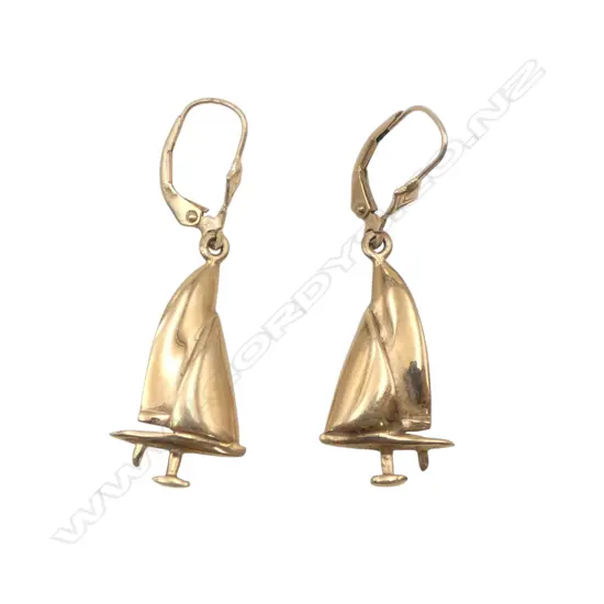 Pair 9ct gold yacht form earrings hooks for pierced ears 4.52gms