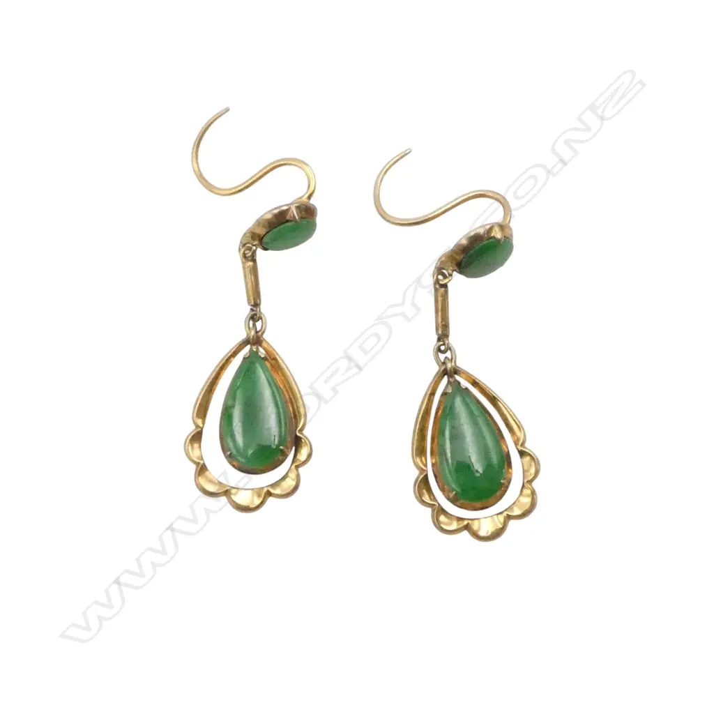 Pair of vintage 14ct gold and jade drop earrings 3.43gms Image 1++