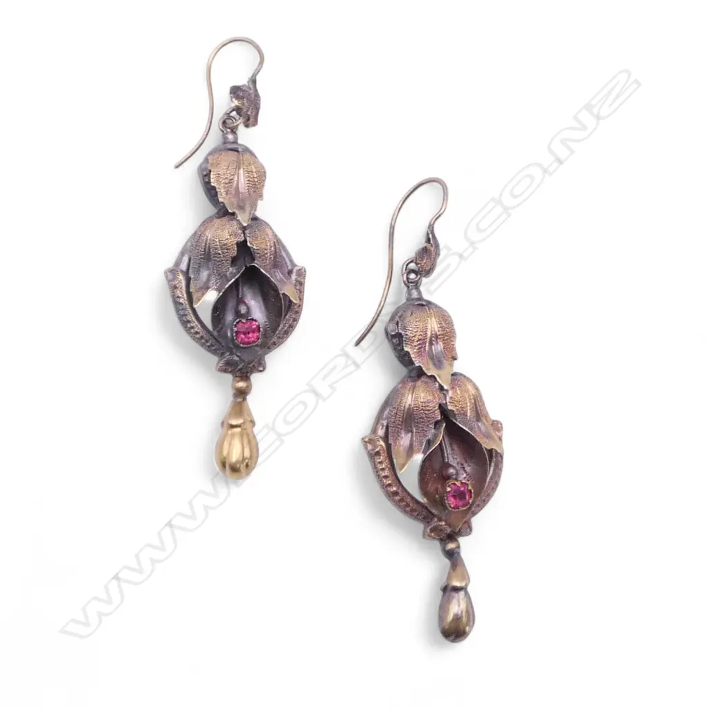 Pair 9ct gold and red stone drop earrings 3.79gms Image 1++
