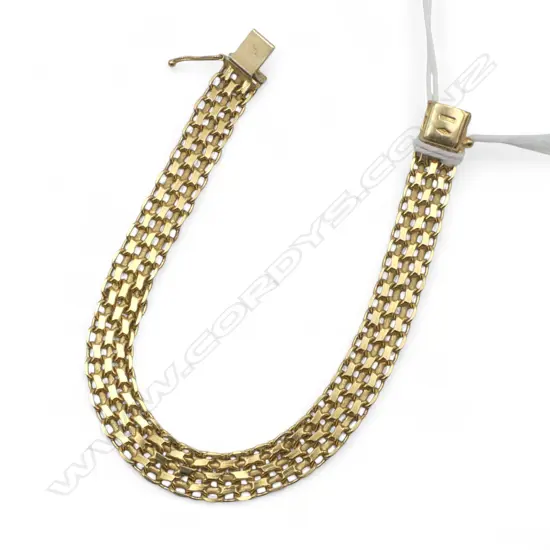 18ct GOLD RETRO BRACELET 15.7 grams 19cm long