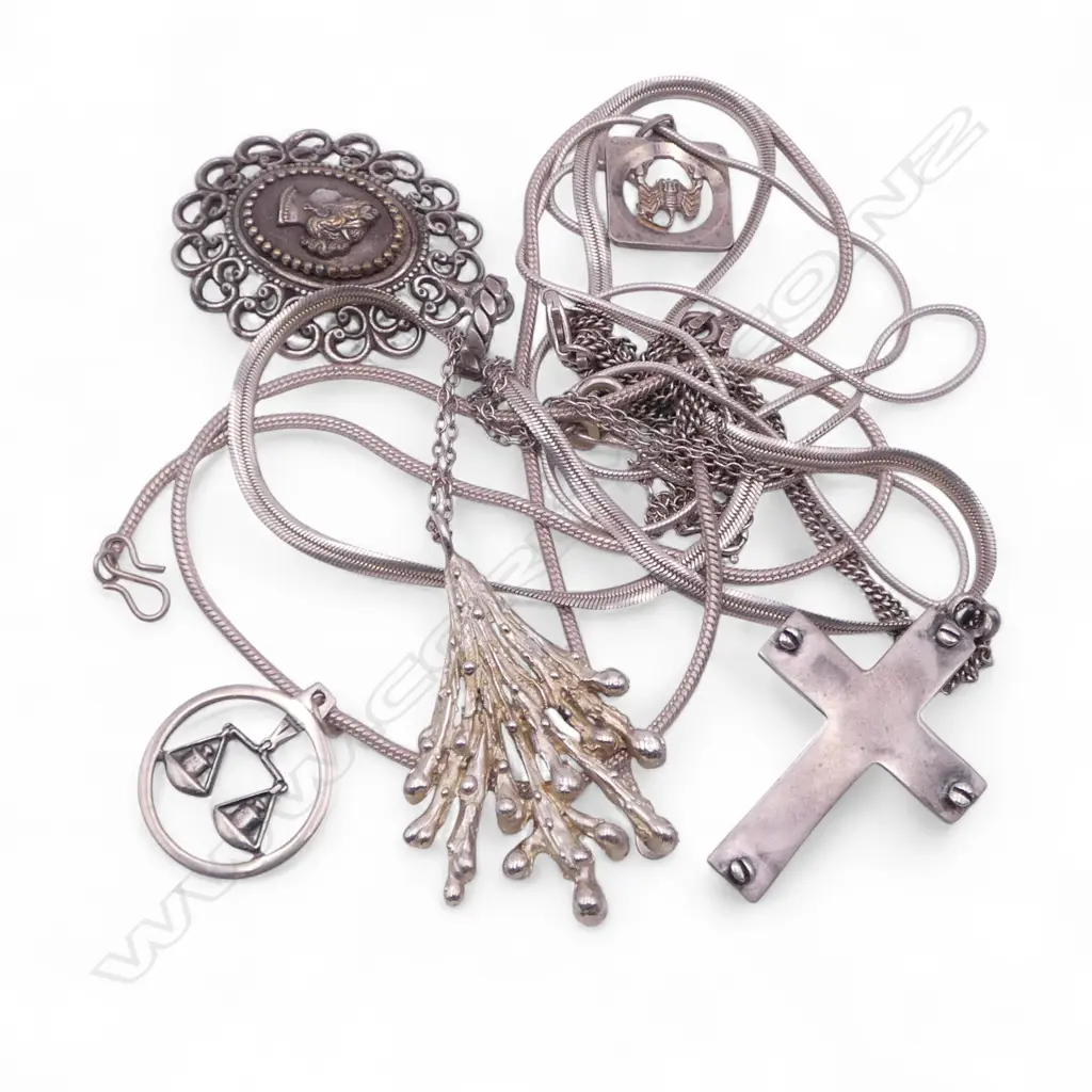 ASST. SILVER PENDANT NECKLACES, 49.38gm Image 1++