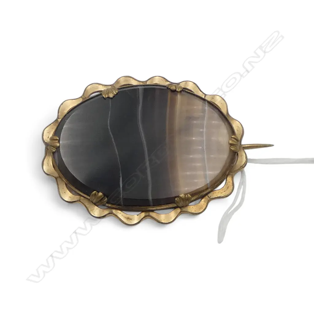 Medium banded agate brooch not gold Image 1++