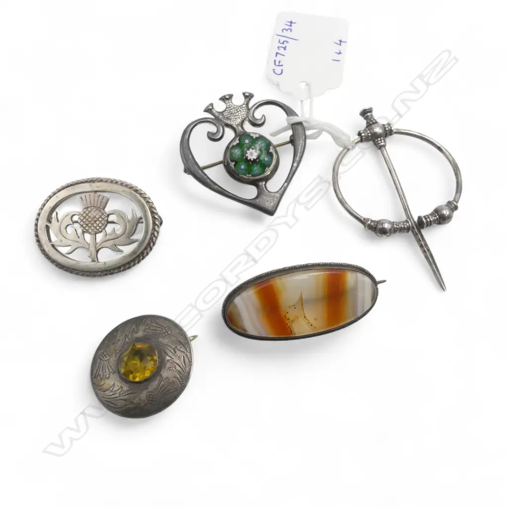 S/SILVER KILT PIN & 4 S/SILVER VINTAGE BROOCHES Image 1++