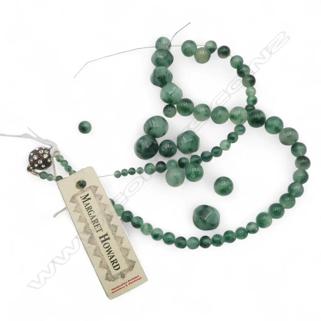 Long string of graduated 'Green Forrest Agate' beads L.600mm. The larger beads facetted the others round Image 1++